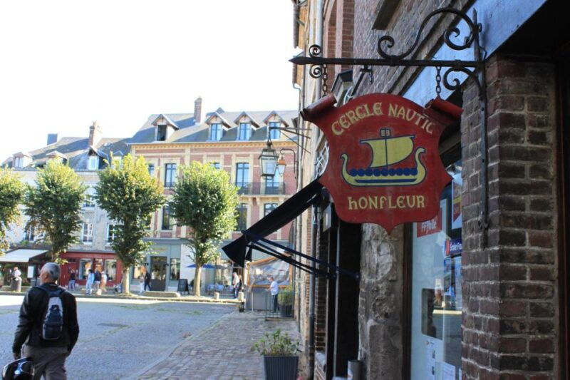 honfleur-deauville-private-half-day-sidecar-tour-3h30