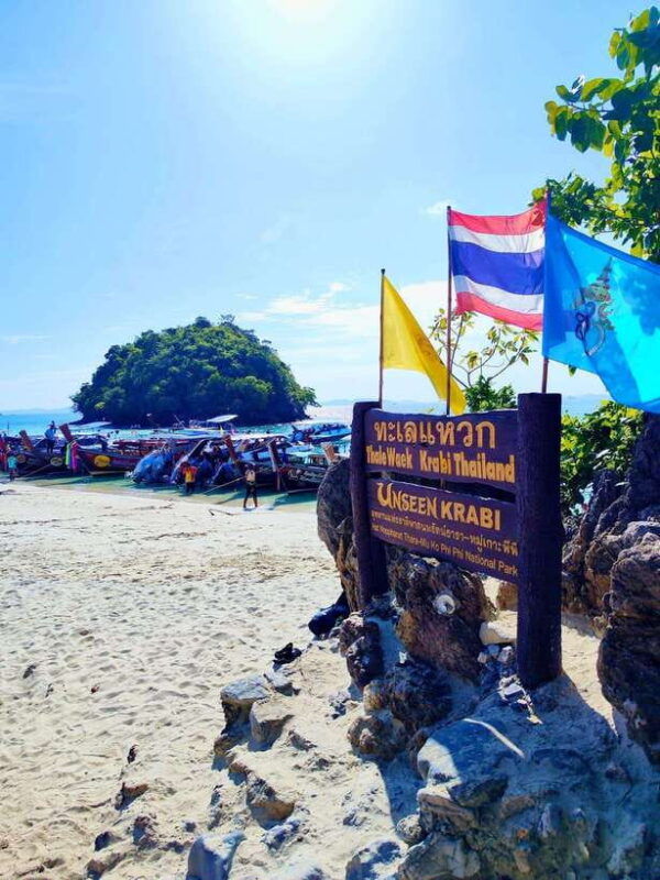 hong-islands-4-islands-private-trip-by-luxury-speed-boat