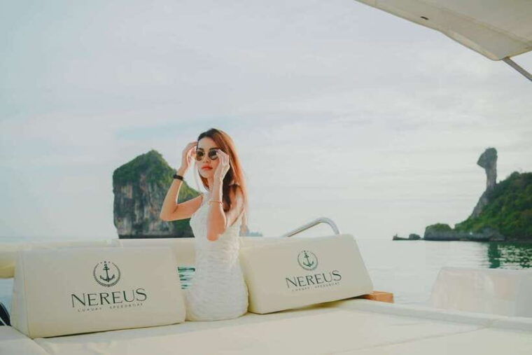 hong-islands-4-islands-sunset-trip-by-luxury-speed-boat