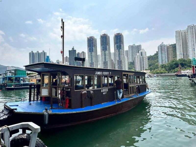 hong-kong-aberdeen-boat-tour-and-visit-floating-museum