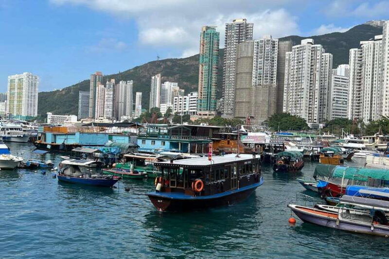 hong-kong-aberdeen-boat-tour-and-visit-floating-museum