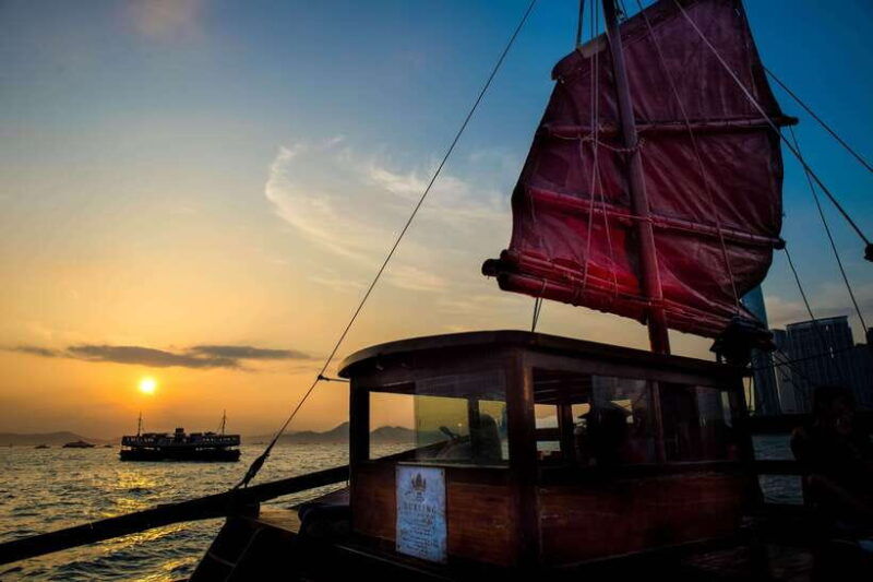hong-kong-dukling-antique-boat-tour-in-victoria-harbour
