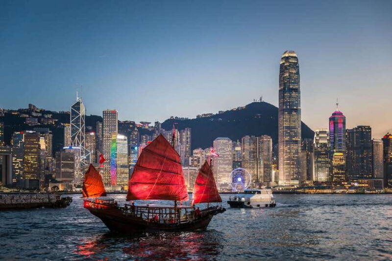 hong-kong-dukling-antique-boat-tour-in-victoria-harbour