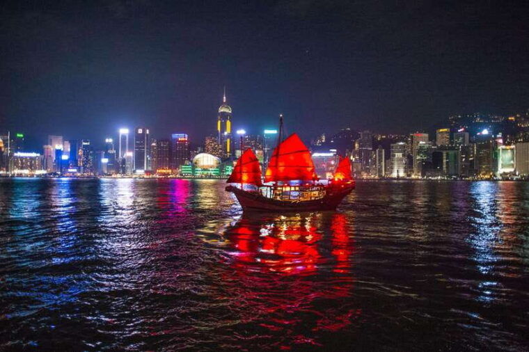 hong-kong-dukling-antique-boat-tour-in-victoria-harbour