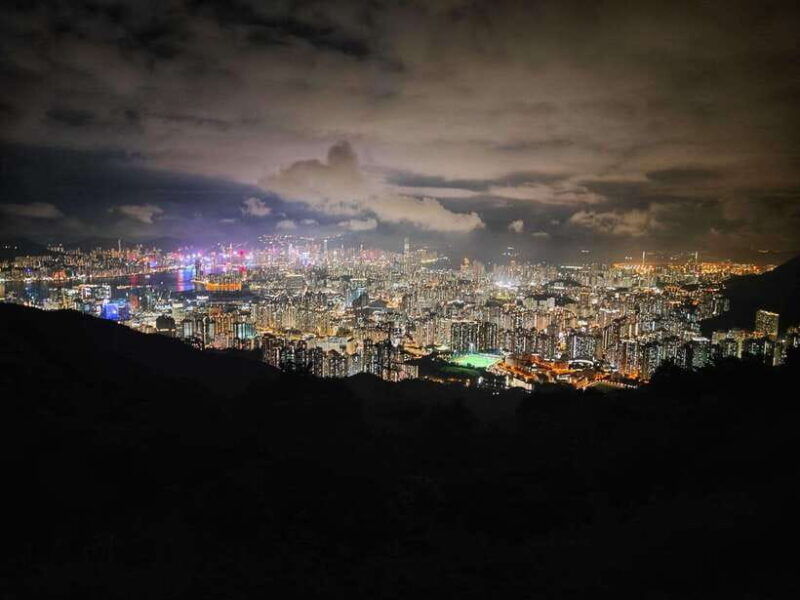 hong-kong-night-adventure-and-foodie-tour