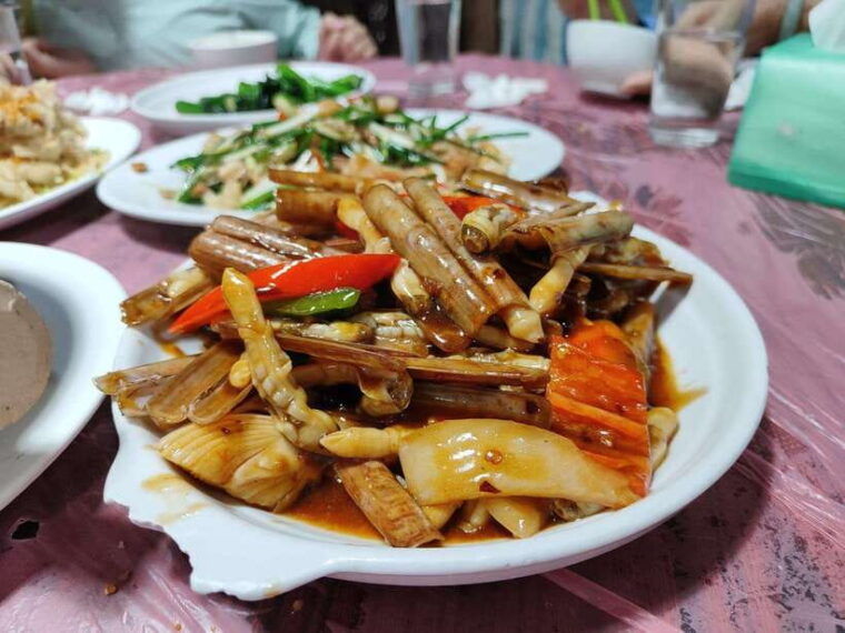 hong-kong-night-adventure-and-foodie-tour