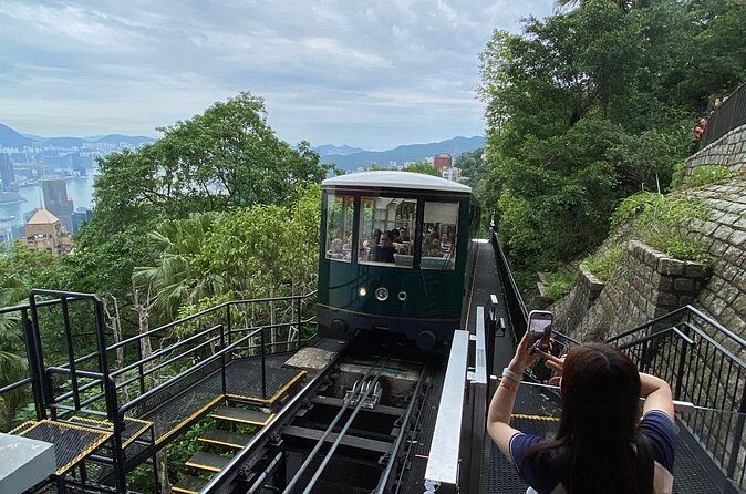 Hong Kong Peak Tram with Tour Guide/Skip the line/Fastlane - The Sum Up