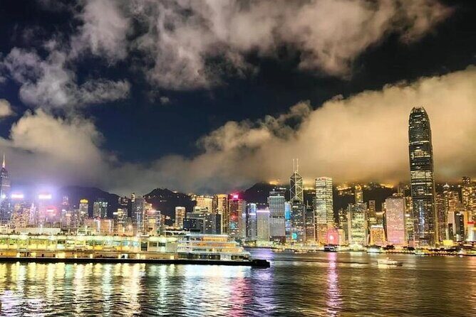 Hong Kong Private Night : Yacht + Dinner + Lights Show (15pax) - Who Should Consider This Tour?