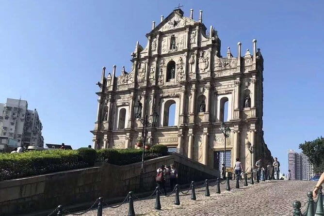 Hong Kong Private Shore Excursion 4/6hrs (with car - MPV) - Optional Stop: Victoria Peak – The City’s Iconic View  