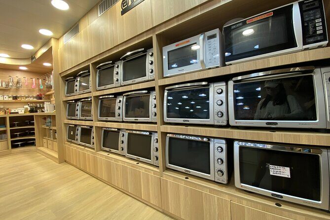 Hong Kong self-service baking experience: making custard mooncakes - The Experience in Detail: Step-by-Step Breakdown