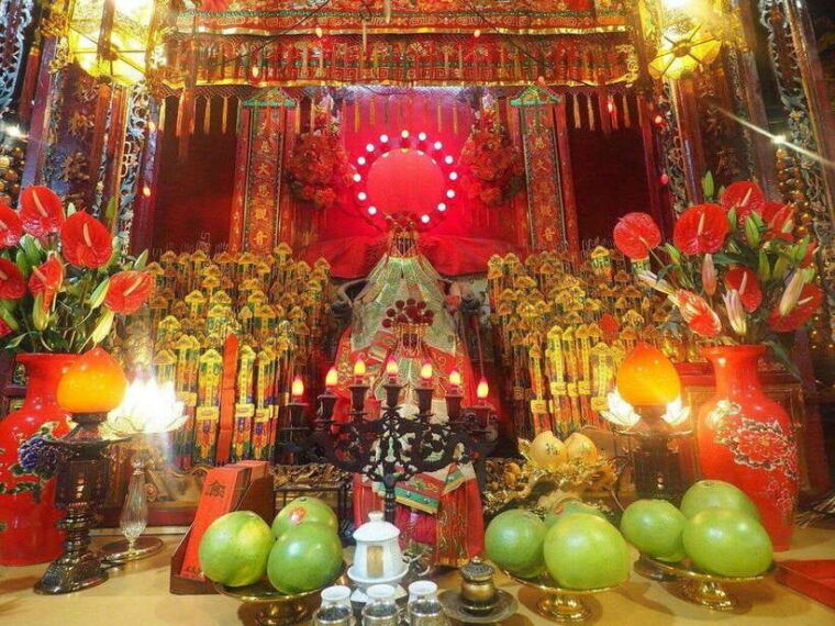 hong-kong-temple-visit-lantau-big-buddha-cable-car-w-lunch