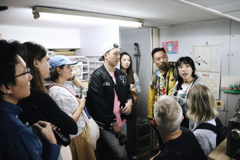 hong-kong-the-dark-side-of-the-city-walking-tour