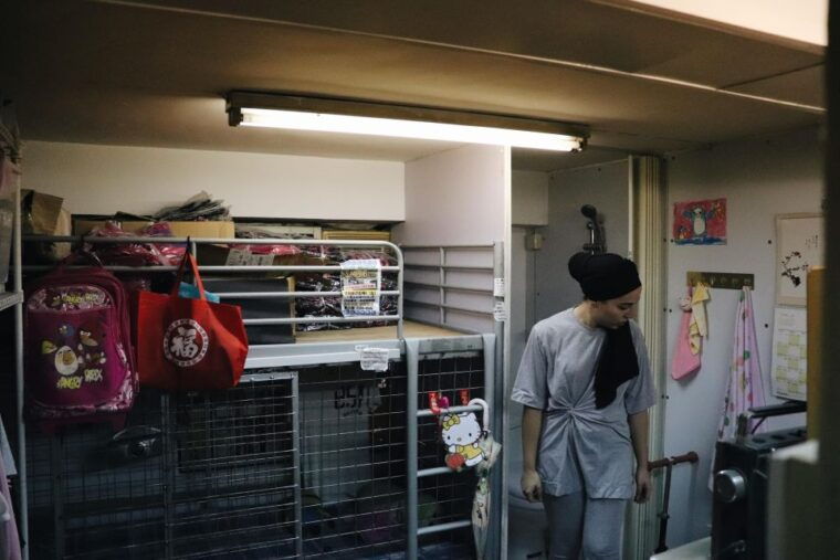 hong-kong-the-dark-side-of-the-city-walking-tour