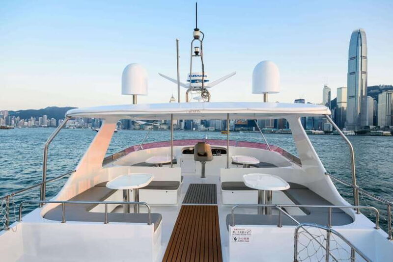 Hong Kong: Victoria Harbour Evening Cruise with Drinks - Key Points