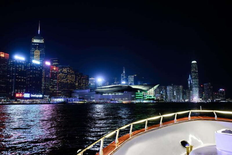 Hong Kong: Victoria Harbour Evening Cruise with Drinks - FAQs