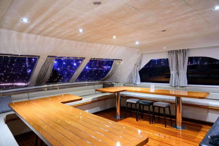 hong-kong-victoria-harbour-evening-cruise-with-free-drinks