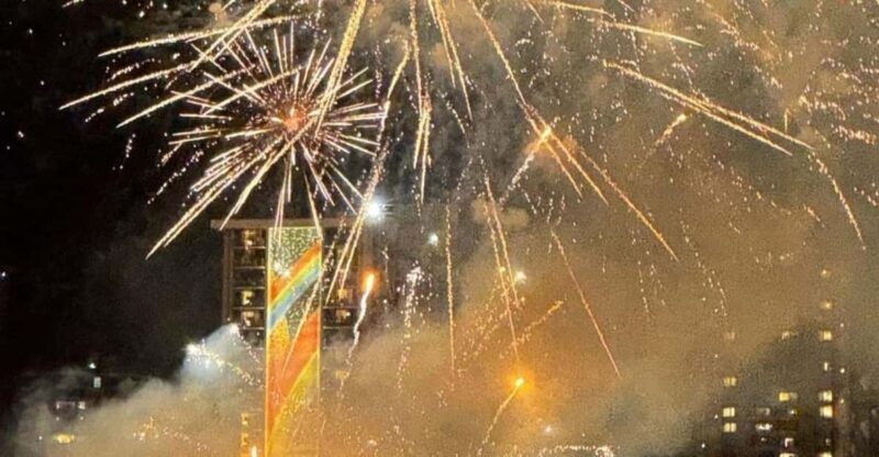 Honolulu: 1-Hour Friday Night Fireworks Cruise with Drinks - The Crew and Logistics