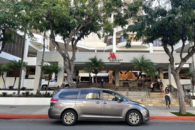 honolulu-airport-ko-olina-hotels-private-transfer-by-minivan-up-to-5-people