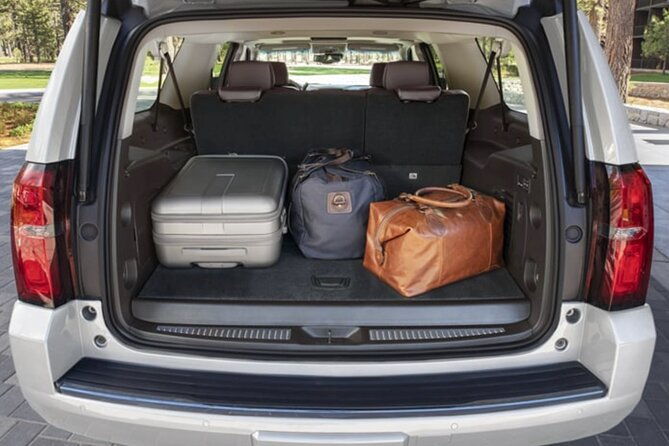 honolulu-airport-waikiki-hotels-private-transfer-by-suvup-to-6-people-2