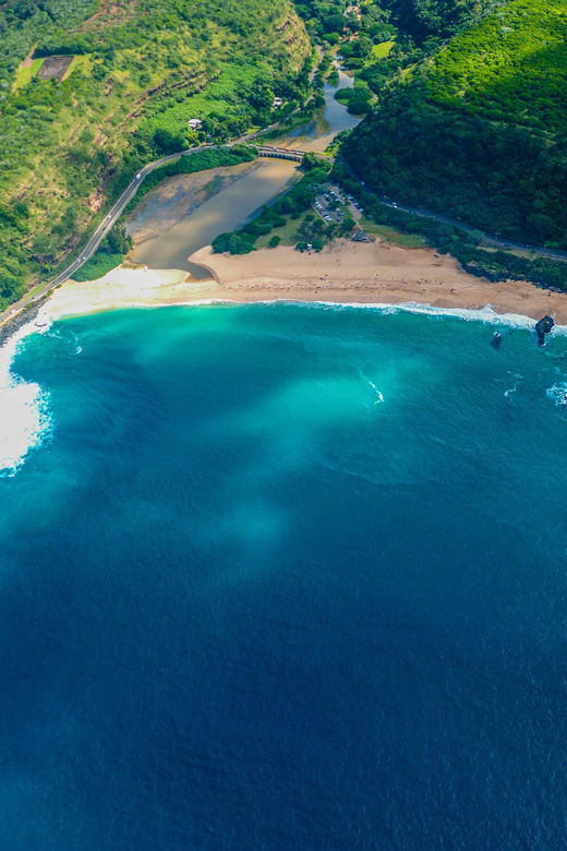 honolulu-blue-skies-of-oahu-helicopter-tour