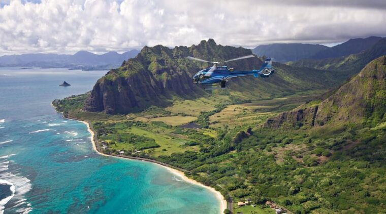 honolulu-blue-skies-of-oahu-helicopter-tour