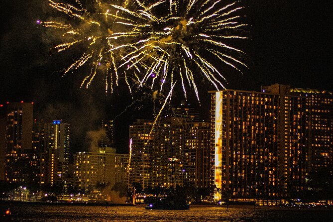 honolulu-byob-fireworks-boat-cruise-2