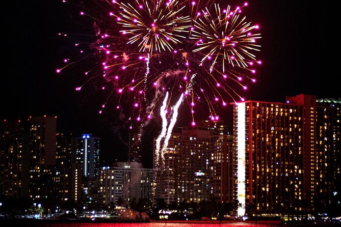 honolulu-byob-fireworks-boat-cruise