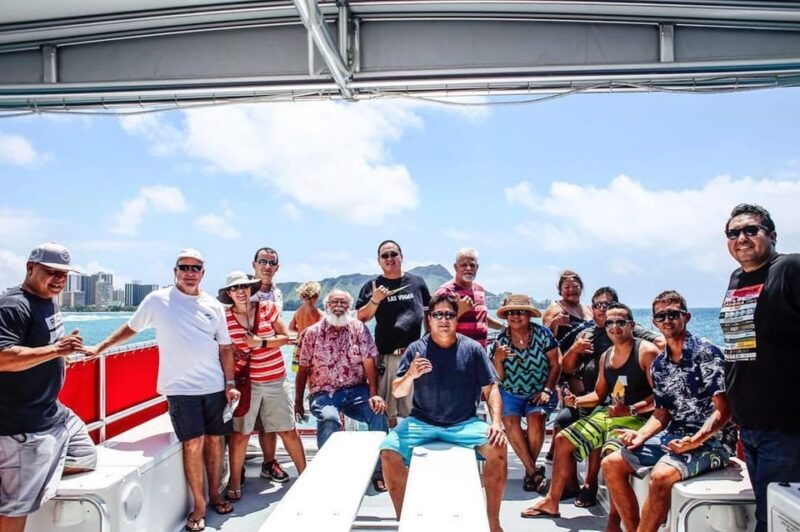 honolulu-glass-bottom-boat-tour-along-oahus-south-shore