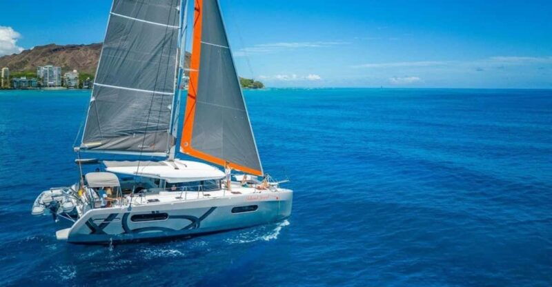honolulu-island-jewel-luxury-catamaran-charter