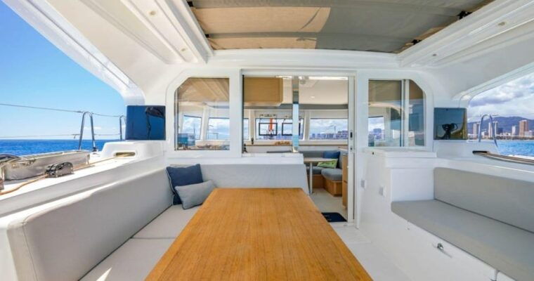 honolulu-island-jewel-luxury-catamaran-charter