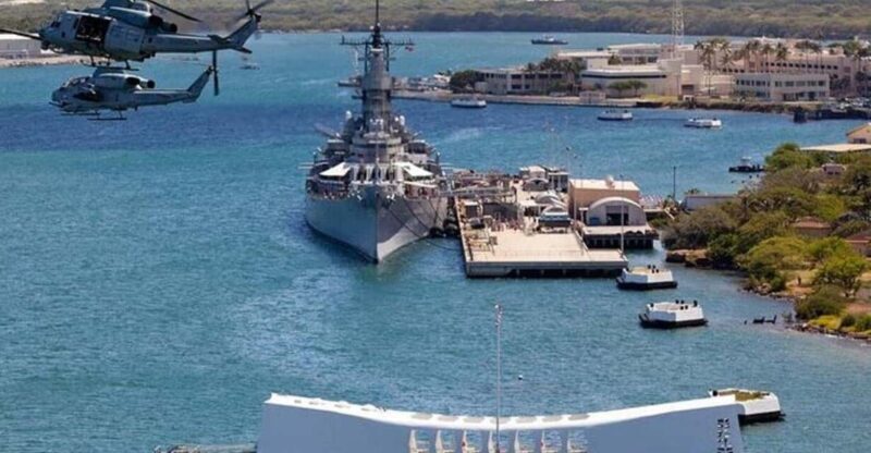 Honolulu: Pearl Harbor, USS Arizona and Battleship Missouri - Exploring the USS Arizona Memorial