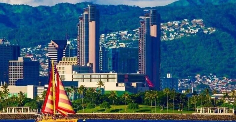 Honolulu: South Shore Open Sail - What to Expect on the Tour