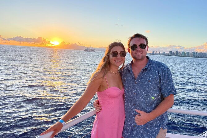 honolulu-sunset-friday-fireworks-dinner-cruise