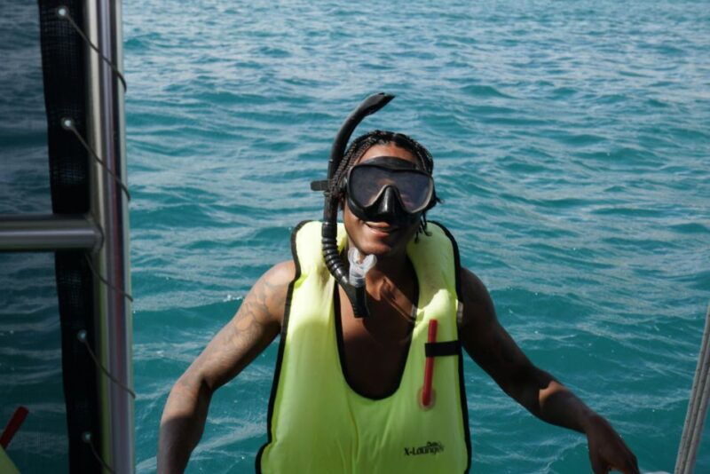 honolulu-waikiki-turtle-canyon-snorkeling-and-swimming-tour