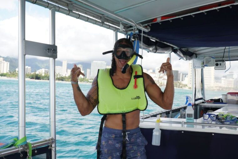 honolulu-waikiki-turtle-canyon-snorkeling-and-swimming-tour