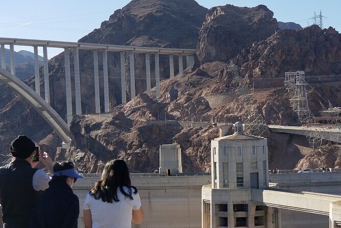 Hoover Dam Tour by Luxury SUV - An In-Depth Look at the Hoover Dam Luxury SUV Experience