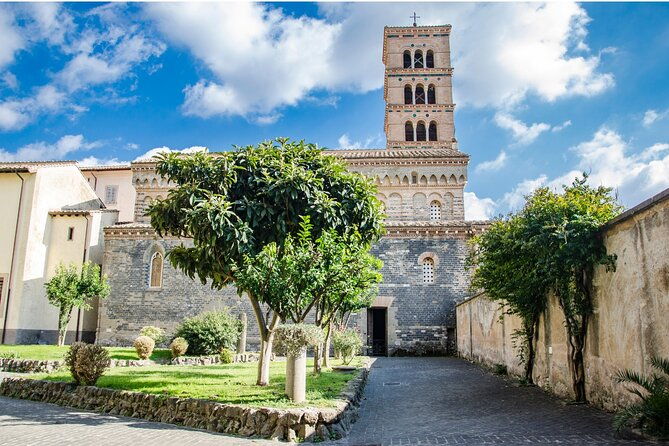 hop-on-hop-off-tour-of-the-castelli-romani-from-rome-tour-1