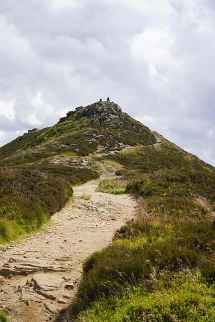 Hope Valley: Bamford Edge, Win Hill, & Ladybower Hiking Tour - Key Points