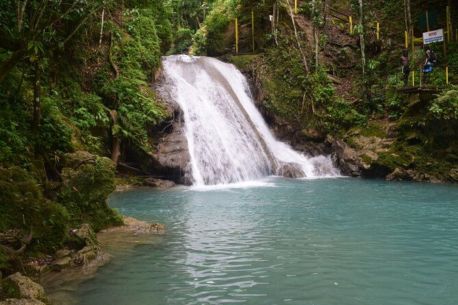 horse-back-riding-and-blue-hole-from-montego-bay