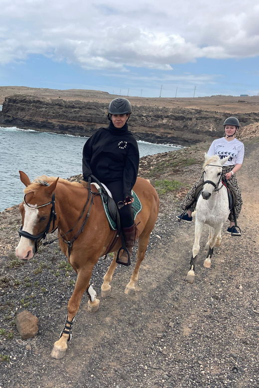 horse-riding-coast-tour