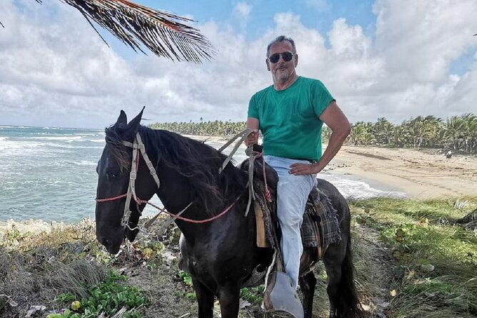 horse-riding-experience-through-el-limon-beach