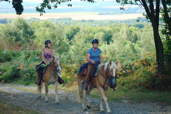 horse-riding-in-the-french-countryside