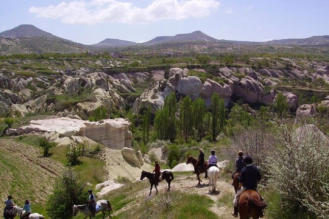 horse-riding-in-the-valleys-of-cappadocia-2