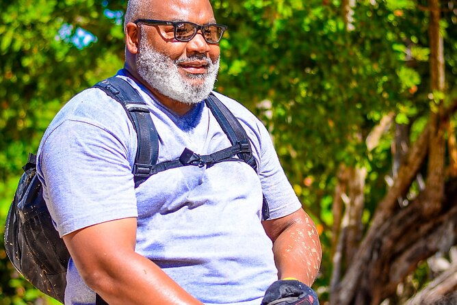 horse-riding-on-macao-beach