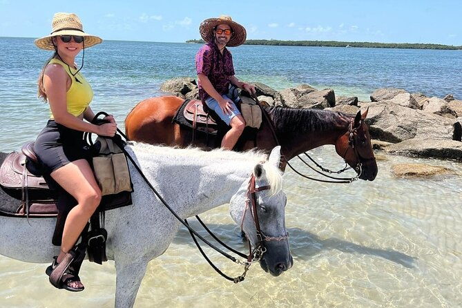 horse-riding-tour-at-the-beach-in-miami