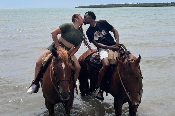 horse-riding-tour-at-the-beach-in-miami