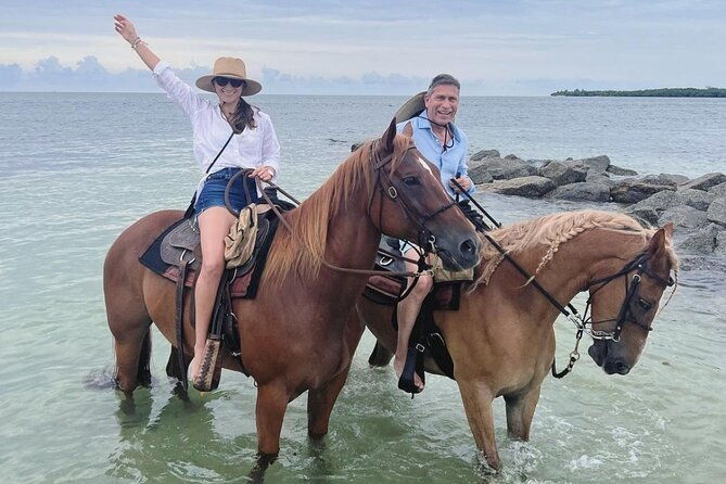 horse-riding-tour-at-the-beach-in-miami