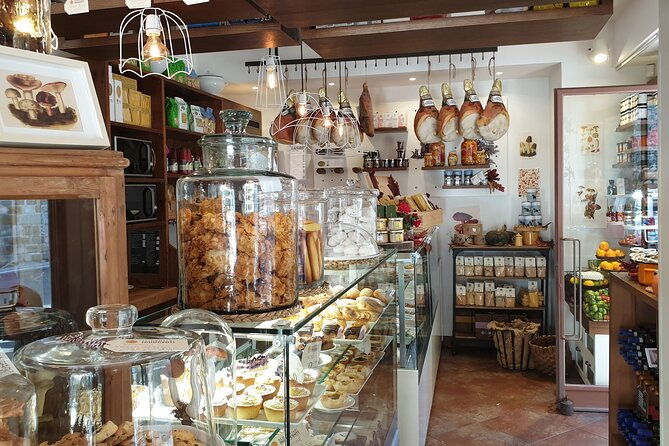 horseback-ride-and-gourmet-cuisine-in-a-historic-food-shop-2