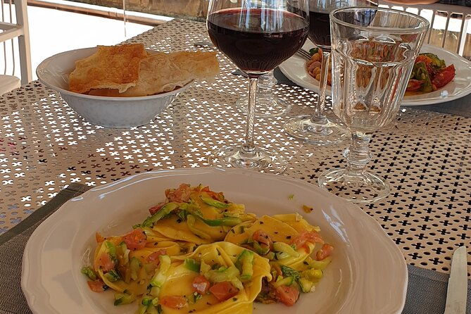 horseback-ride-and-gourmet-cuisine-in-a-historic-food-shop-2