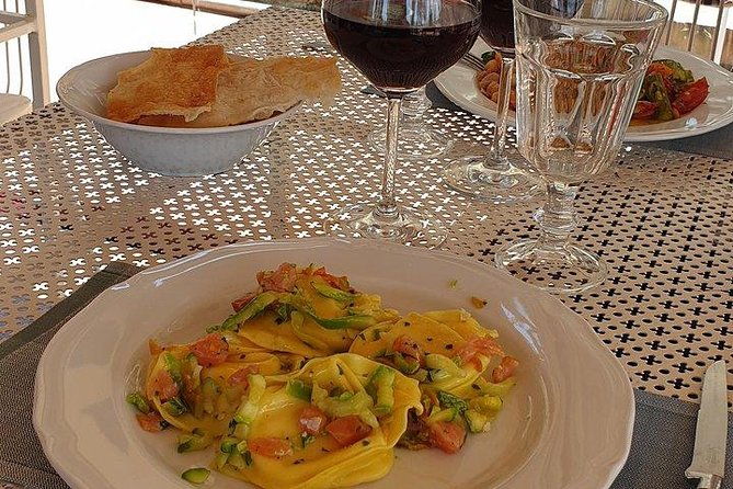 horseback-ride-and-poolside-day-chillout-with-tuscan-lunch